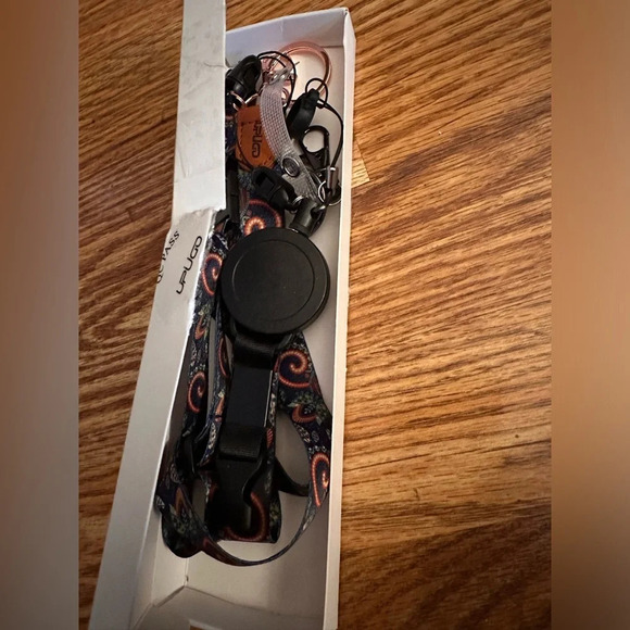 🆕 UpUGo Heavy Duty Retractable Neck and Wrist Lanyard Set - Picture 8 of 8